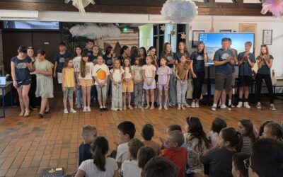 Podjela svjedodžbi i oproštaj s učenicima osmog razreda