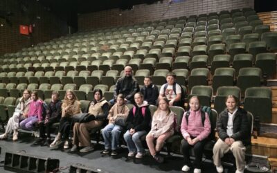 Kultura u pokretu-učenici OŠ Pokupsko iz kazališnih kulisa